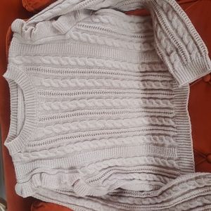 Ruffle Sweater L